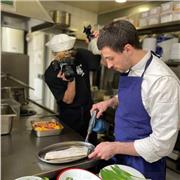 Devenez un chef étoilé sans vous prendre au sérieux !